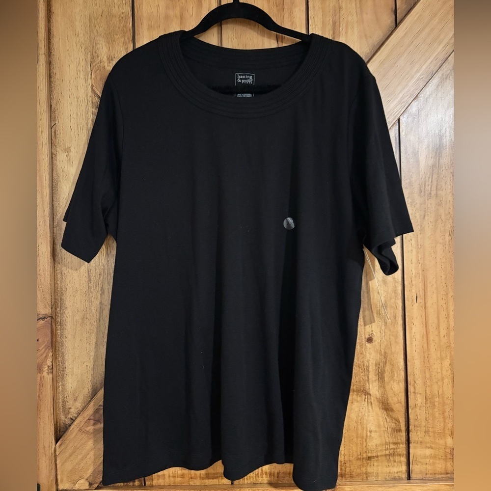 Hastings and Smith Women’s Plus T-shirt 2x Black Short Sleeve Relaxed Fit NWT